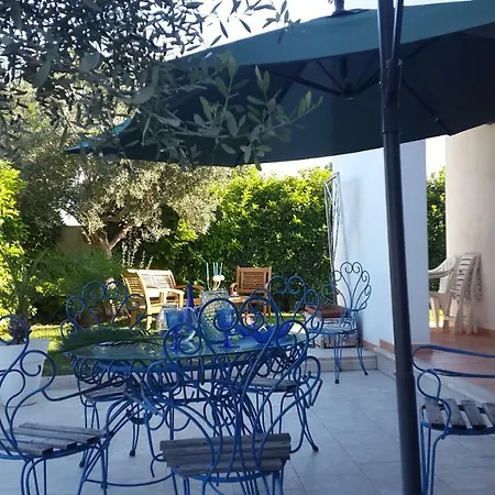 Hotel De Laux