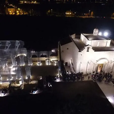 Hotel De Laux